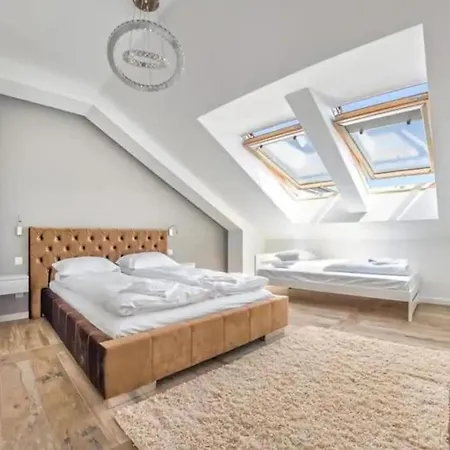 Apartament Close-golden - Cozy And Bright - Great Location &swietej Barbary